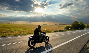 8 motorcycle road trips essentials that you must take with you