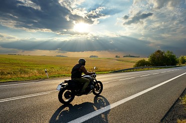 8 motorcycle road trips essentials that you must take with you