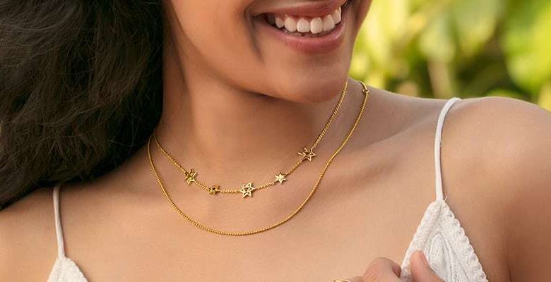 Artificial jewellery that college students like to wear